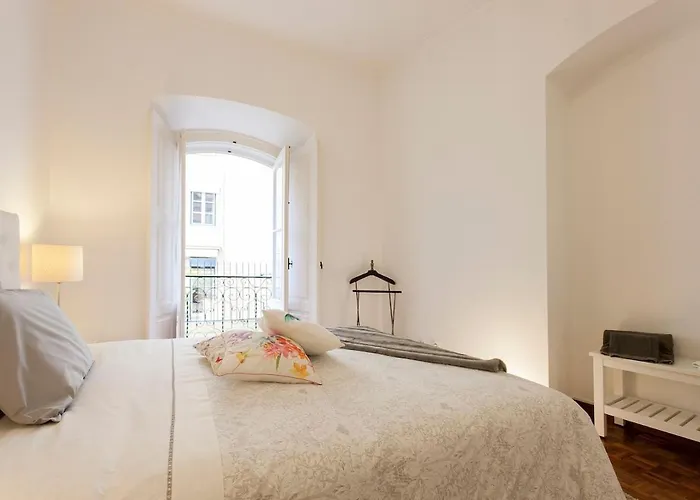 Ginjinha House - 4 - Bairro Alto - With Ac By Lisbeyond Pensionat 3*